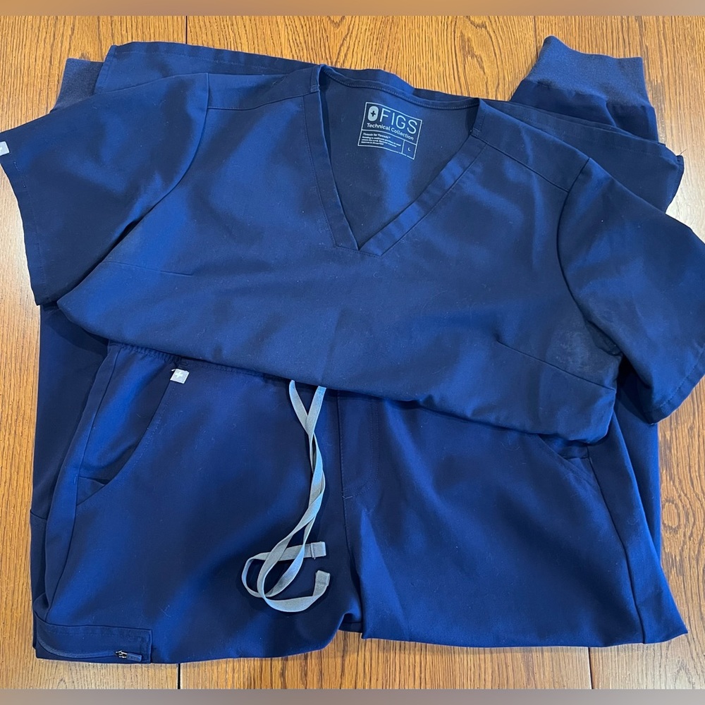 Figs Scrub Set